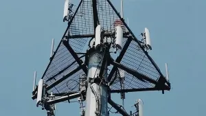 Монтаж трехгранной трубчатой башни связи 1