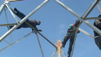 50-метровая трехгранная решетчатая башня связи из уголков