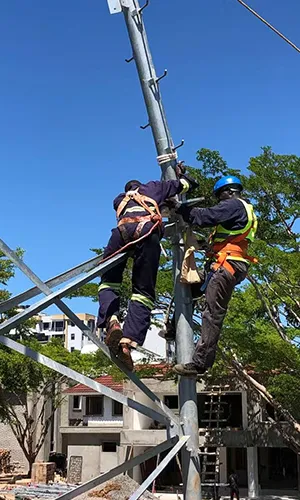 Трехгранная трубчатая башня связи