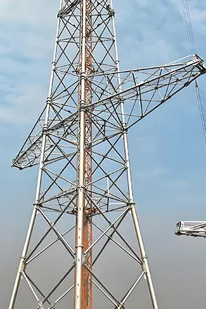 Четырехстоечная решётчатая мачта освещения из углового проката